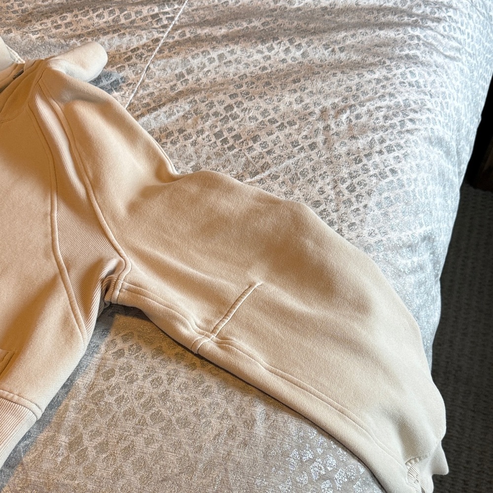 Lululemon Scuba Bone Cropped Half-Zip  XS/S Amazing Condition - Picture 5 of 7